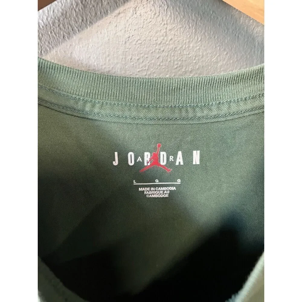 Jordan Brand Mens Green Short Sleeve Graphic T-shirt Size Large